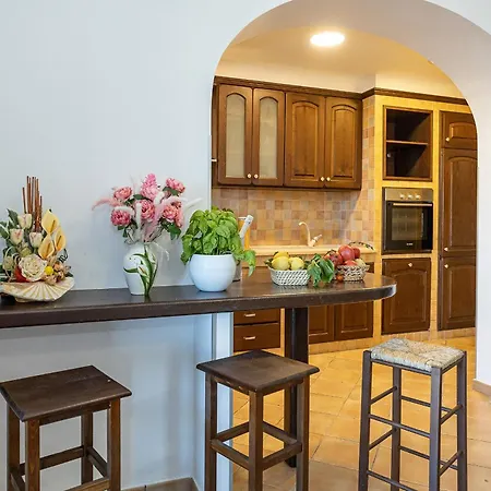 - Lions Rose Villa