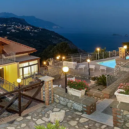 - Lions Rose Villa Sant'Agata sui due Golfi