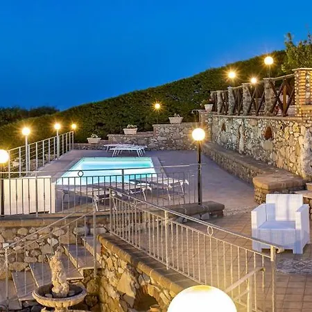 - Lions Rose SantʼAgata sui Due Golfi